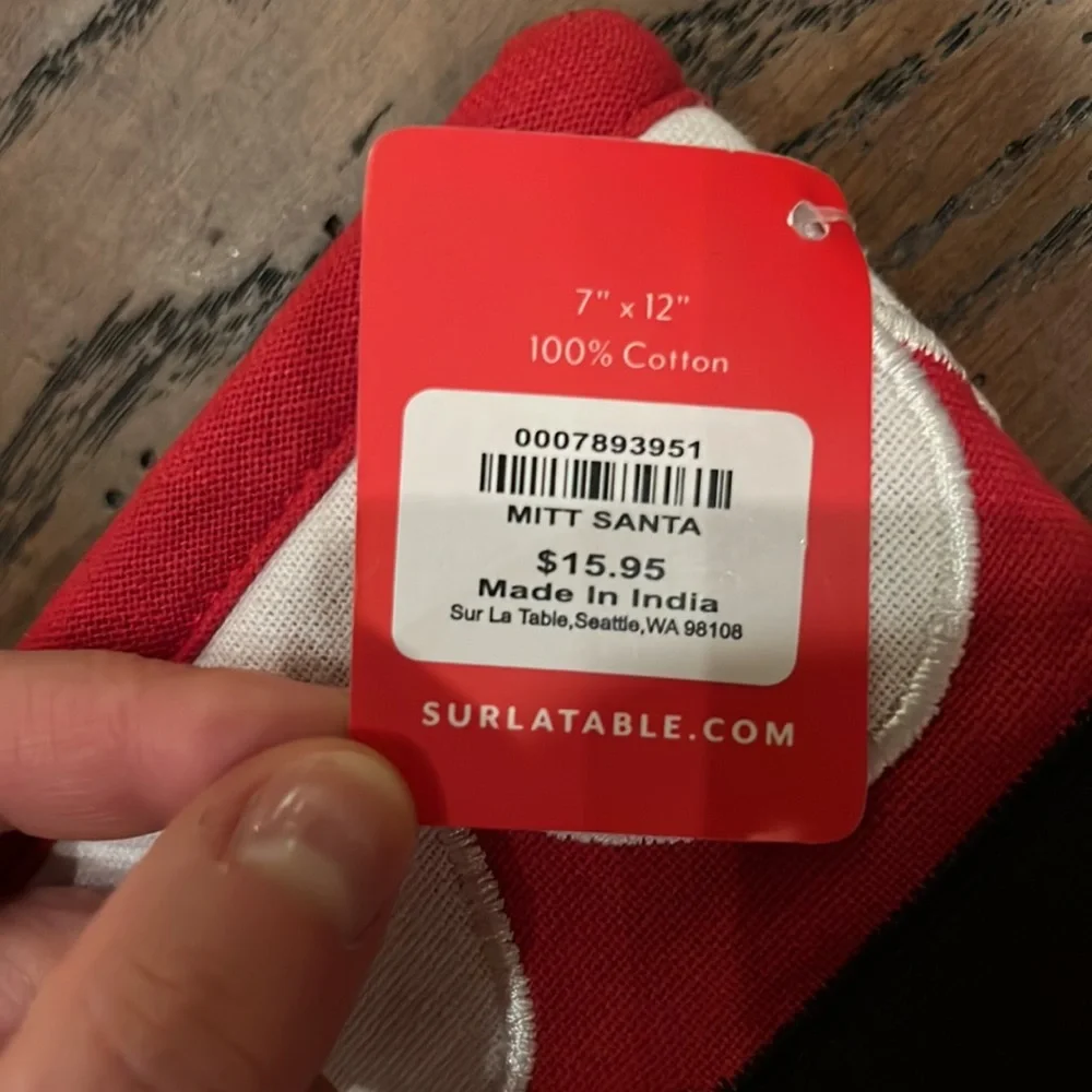 Brand new Sur La Table Santa Oven Mitt